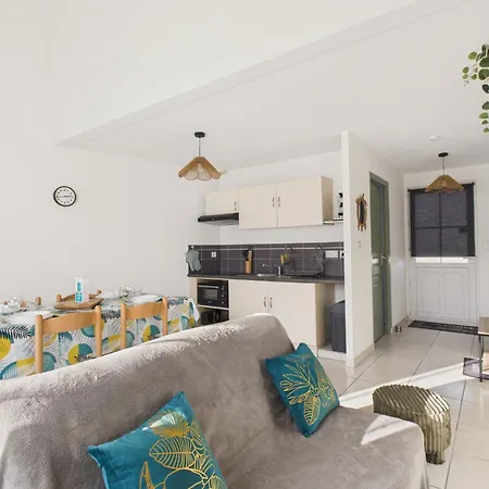 Nyaraló Jolie Maison Pour 4 Personnes Avec Terrasse *