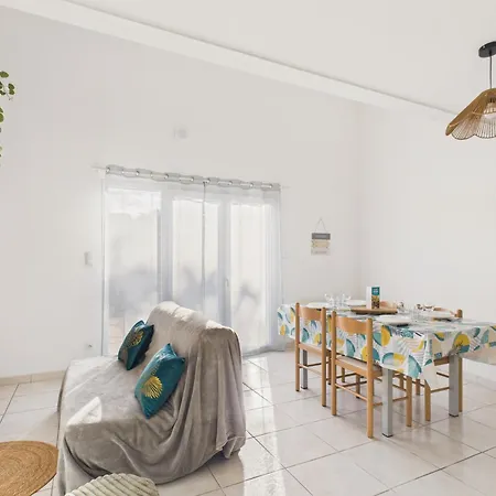 Maison Pour 4, Terrasse, Proche Gare * Saint Gilles Croix de vie