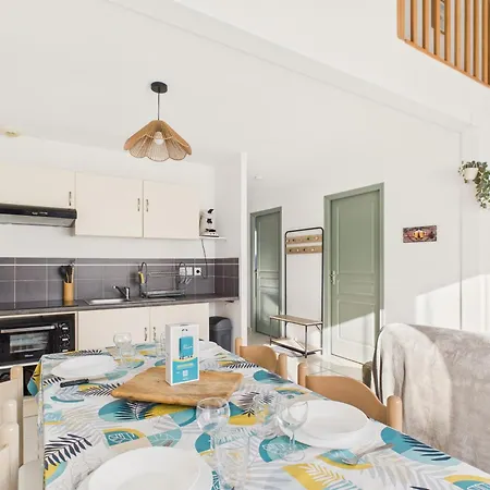 Maison Pour 4, Terrasse, Proche Gare Saint Gilles Croix de vie