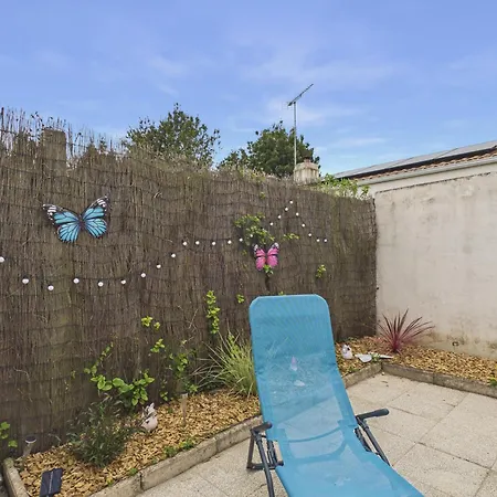 Maison Pour 4, Terrasse, Proche Gare Casa de Férias