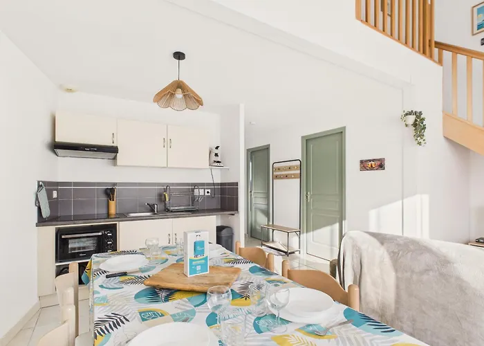 Jolie Maison Pour 4 Personnes Avec Terrasse Les Bussolleries