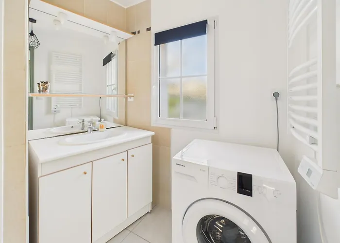 Jolie Maison Pour 4 Personnes Avec Terrasse Tatil Evi Les Bussolleries